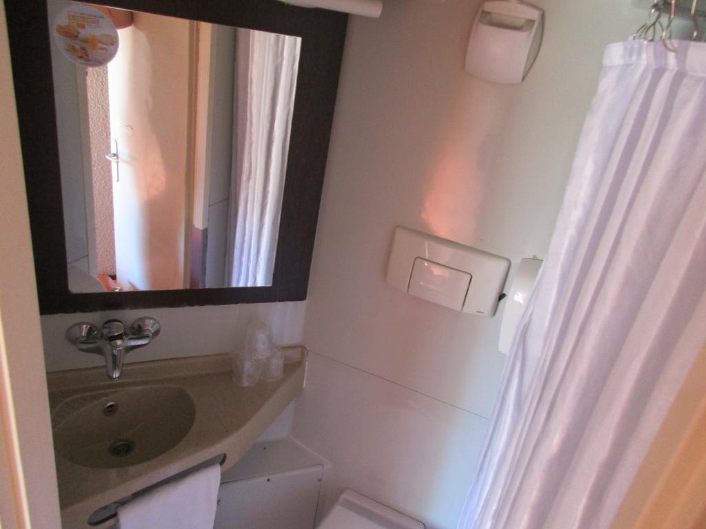Premiere Classe Avignon Le Pontet Exteriör bild